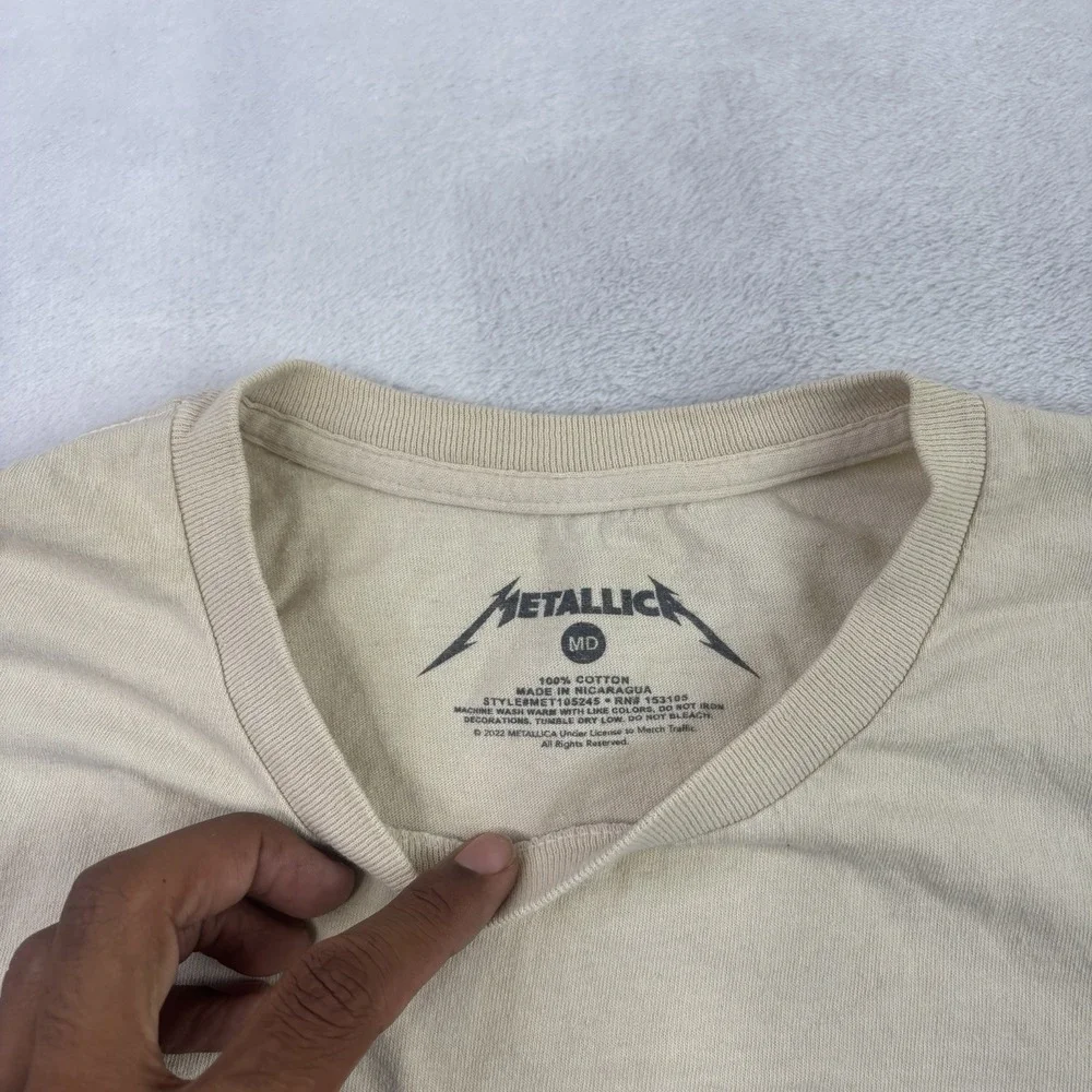 Metallica Grave Digger Beige Short Sleeve Graphic Shirt Men's Medium